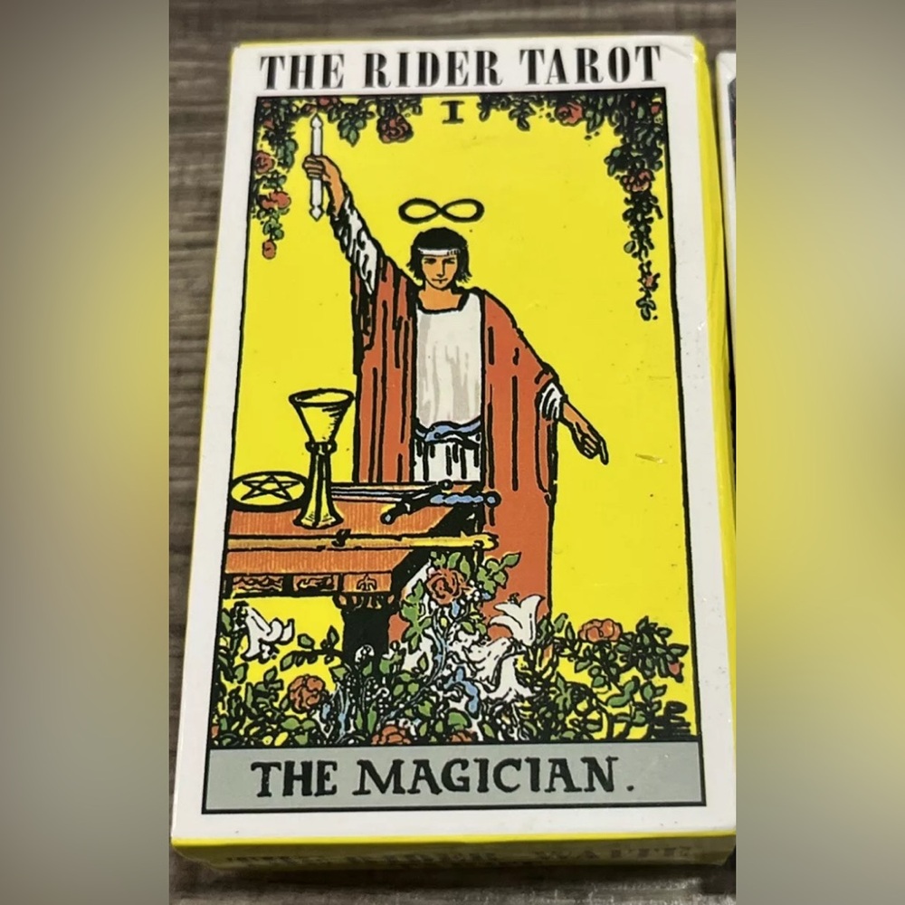 *Travel Size* The Rider Tarot - 78 Card Deck with Box and Little White Guidebook